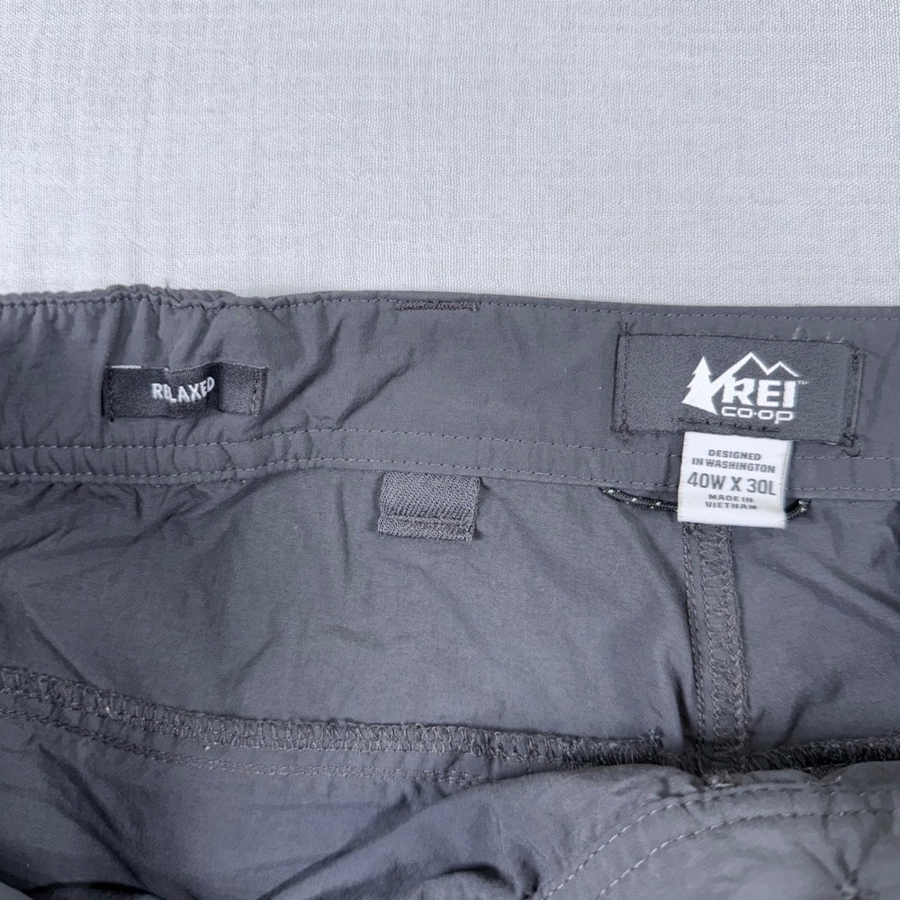 REI Co-op Convertible Cargo Pants Mens Size 40x30 Zip Hiking Travel Outdoor Gray - Picture 10 of 12